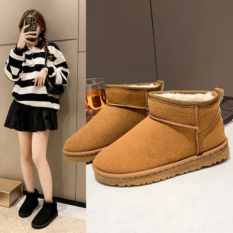 

New fashionable snow boots in winter 2022 Rubber snow boots Flat bottomed waterproof platform middle heel in winter