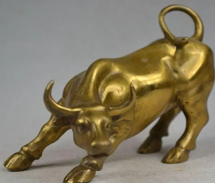 

Old Collectibles Handwork Carving Rare Noble Lifelike Copper ox fight Statu