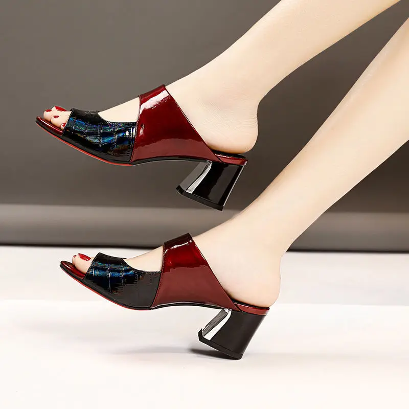 

Large Size Summer Tide New Hollow Female Fish Mouth Sandals Thick with Mother Low Heels Colorful Casual Slippers