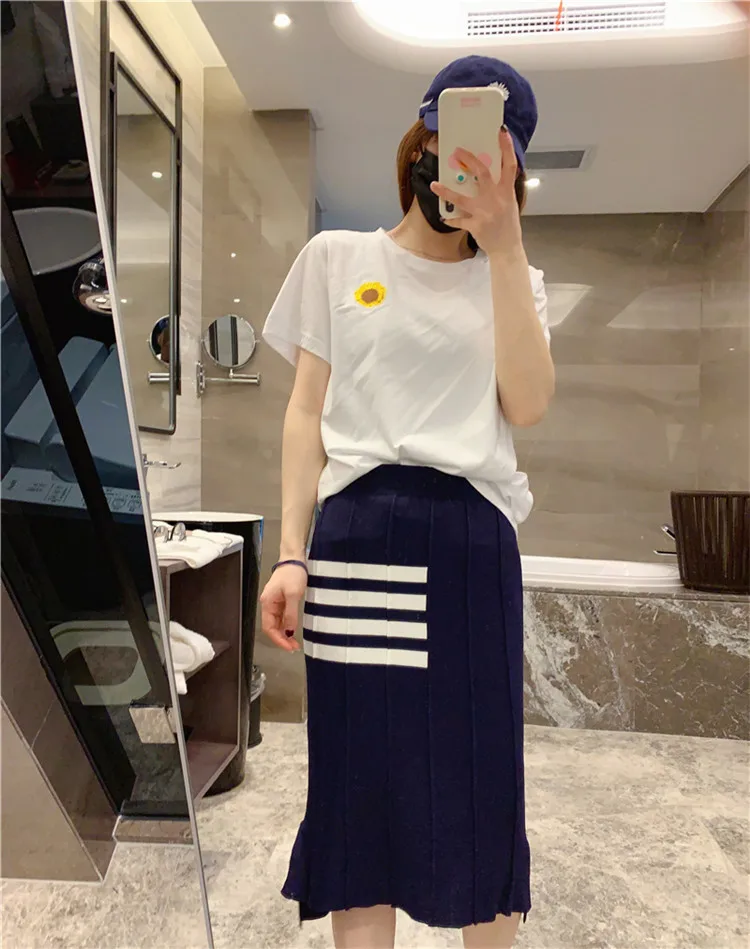 

2022 ice silk tb new slim pleated skirt high waist bag hip skirt college style all-match half-length skirt women's tide