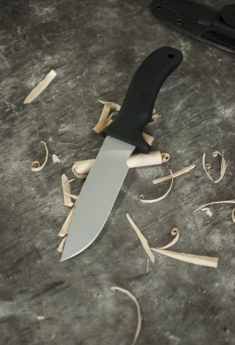 Стальной нож с фиксированным лезвием G10