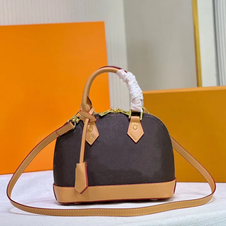 

2022 Luxurys Designers Bag Alma Bb Women Shoulder Bags Leather Messenger Shell Handbag Wallet Purse Crossbody Tote with Lock