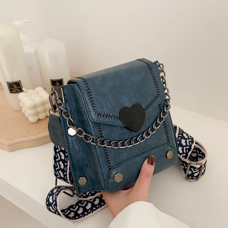 

2022 New Women's Handbag Messenger Crossbody Bag Retro Heart-Shaped Lock Women's Shoulder Bag Sac A Main Femme Bolsas De Mujer