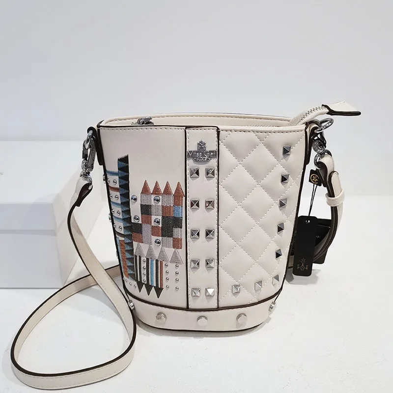 

High Quality Split Leather Women Bucket Bag 2022 New Trendy Fashion Rivet Diamond Lattice Single Shoulder Bag Texture Handbag Cc