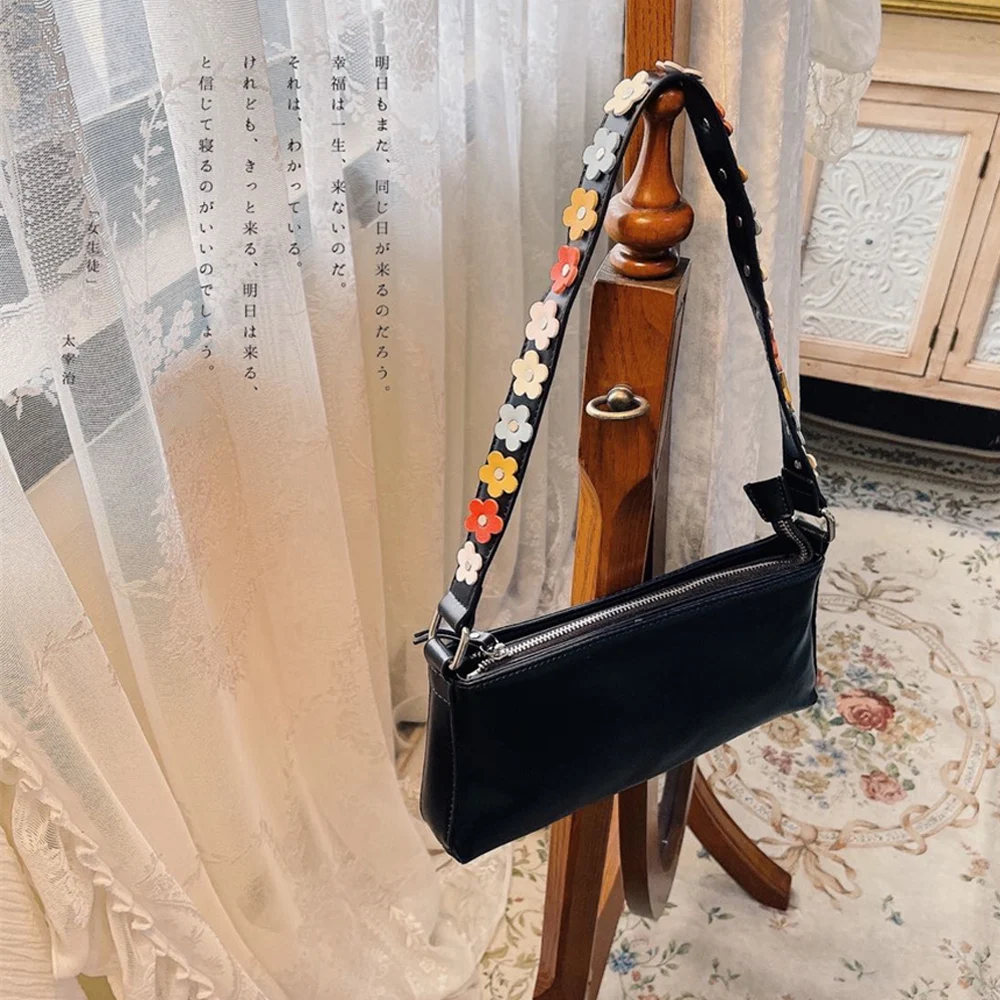 Vegan PU Leather Crossbody Sling Bags Women Luxury Designer Fashion Vintage Flowers Shoulder Bag Female Simple Messenger Bag