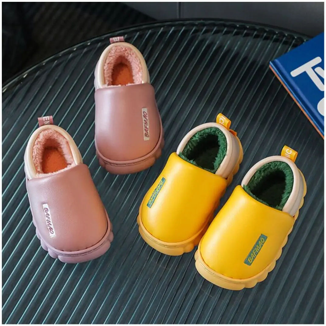 

Зимняя Удобная водонепроницаемая обувь из искусственной кожи с хлопковой подкладкой, красивая домашняя сумка для мальчиков и детей с хлопковыми тапками для девочек