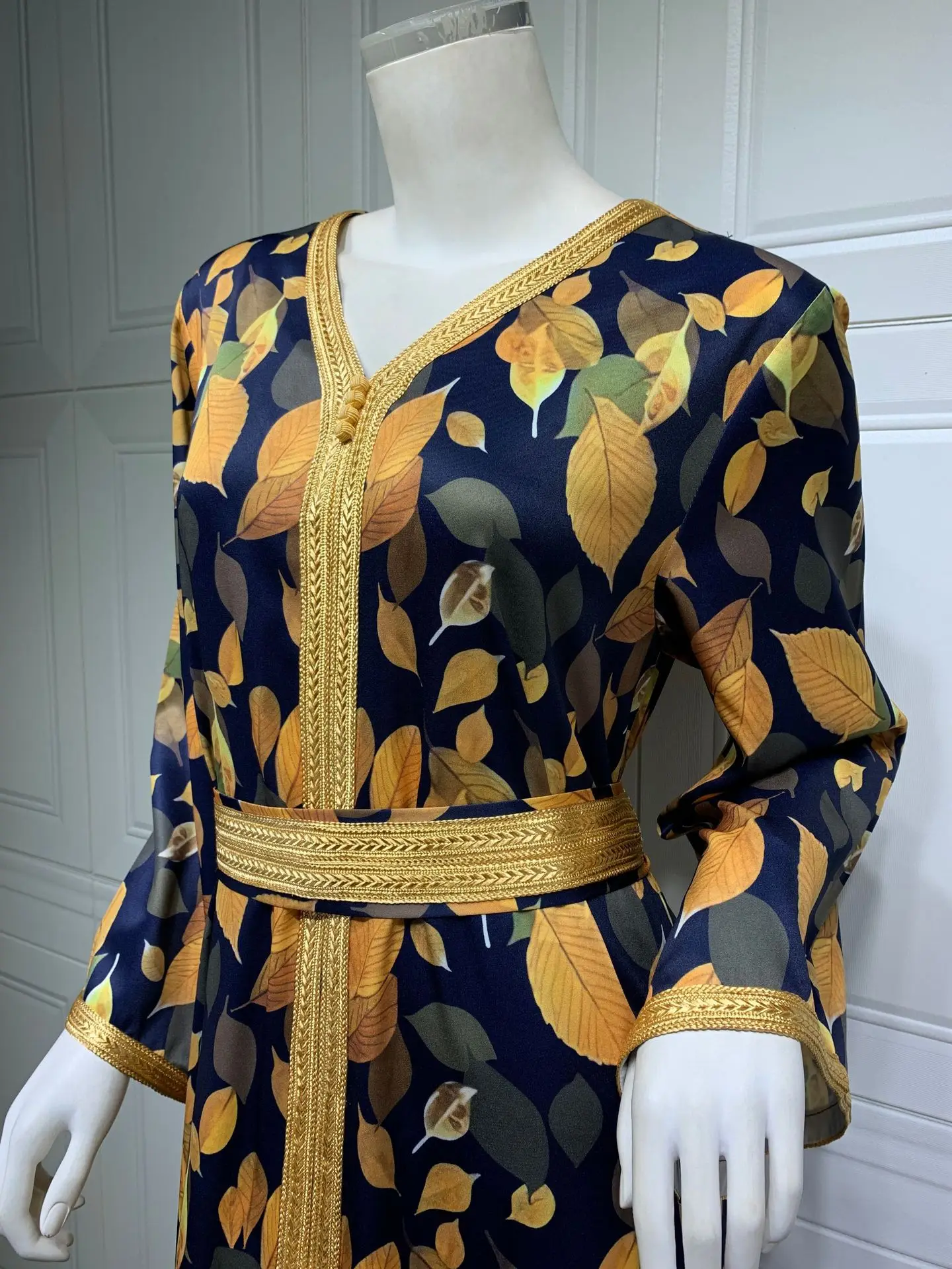 Middle East Dubai Printed Long Gold Belt Dress Women Jalabiya Muslim Women's Abayas for Women Hijab Dress
