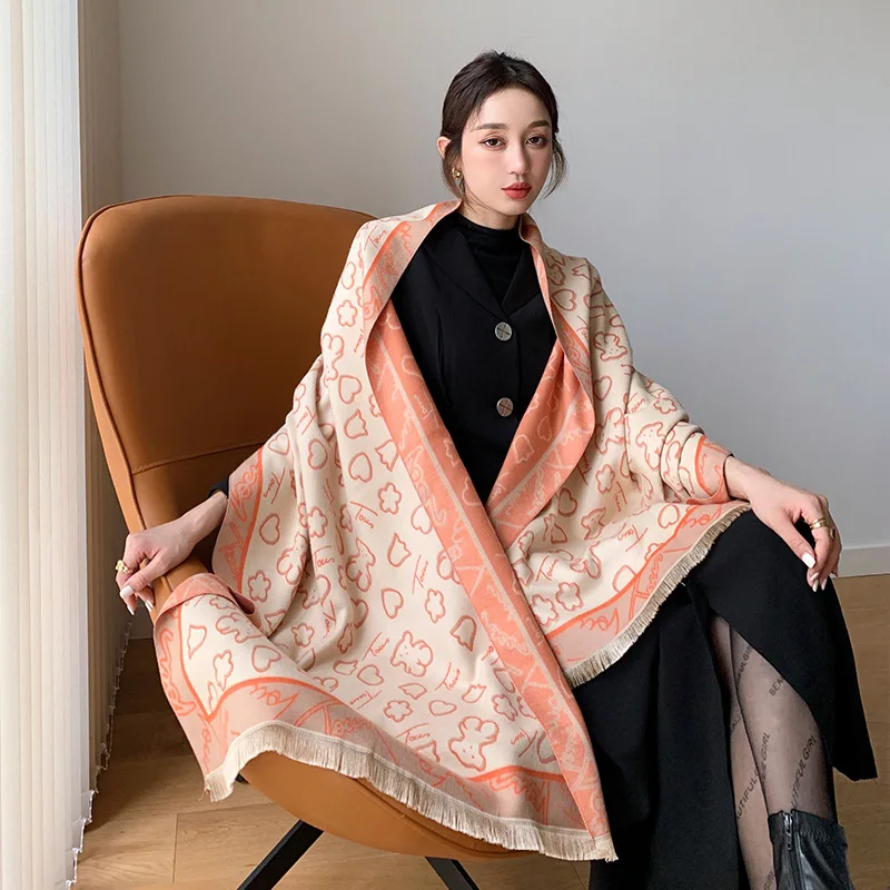 

Europe and the United States big ladies new autumn-winter imitation cashmere scarf in the long printed female sweet tassel cape