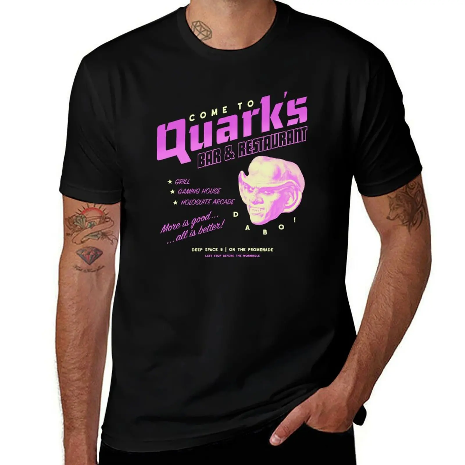 Фото Футболка с винтажным логотипом Star Trek: Deep Space Nine Come To Quark's Bar, спортивная, базовая, с коротким рукавом №1