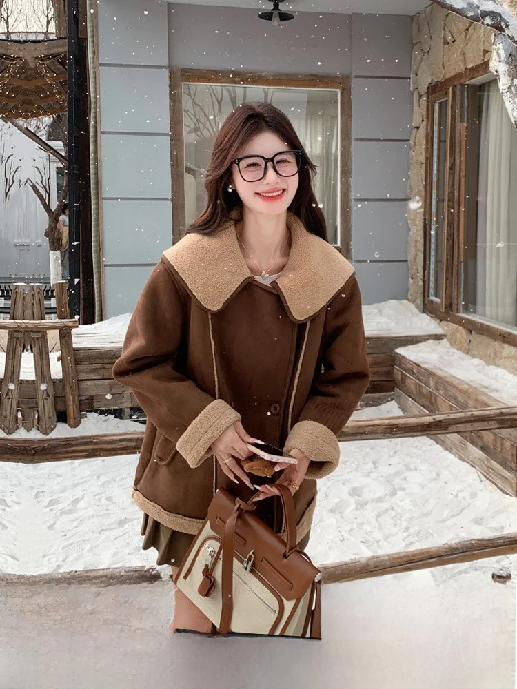 Кофейный цвет ретро кукольный воротник замшевое меховое короткое пальто из