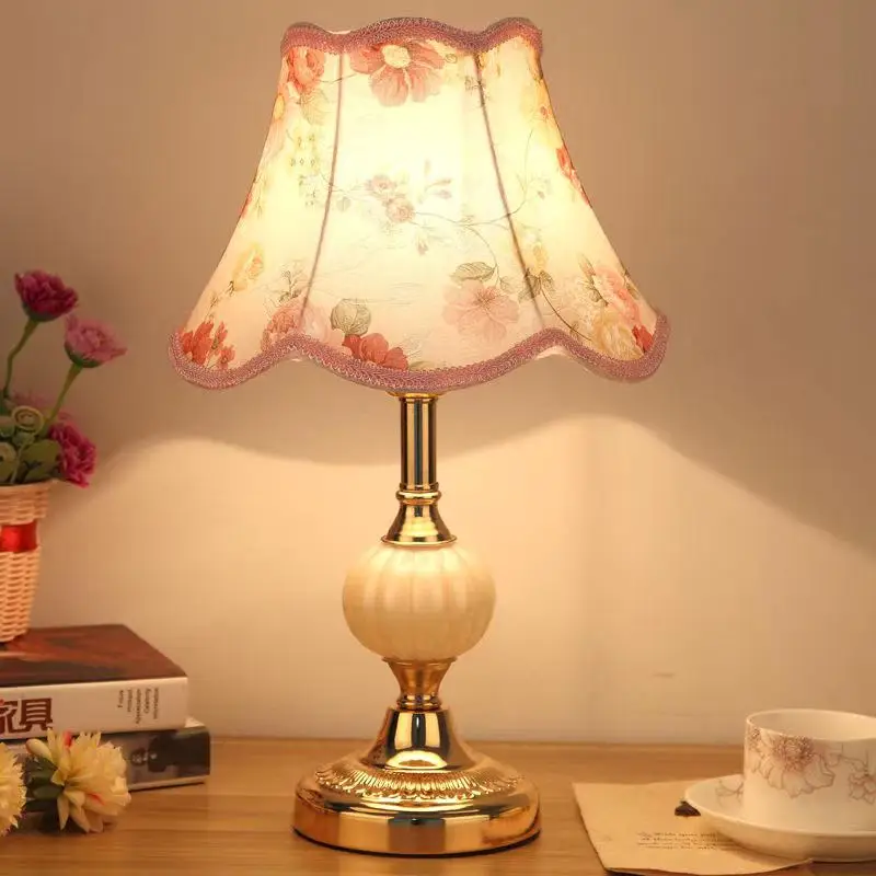 

Fabric Table Lamp Nordic Modern Bedroom Bedside Light Chrome-plated Glass Decoration Lamps LED Bulb Luminaires
