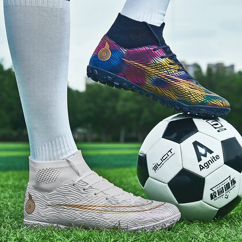 Quality Futsal Non-slip  Soccer Shoes Wholesale Messi Football Boots Sociaty Chuteira Campo Cleats Training Sneakers Women TF/AG