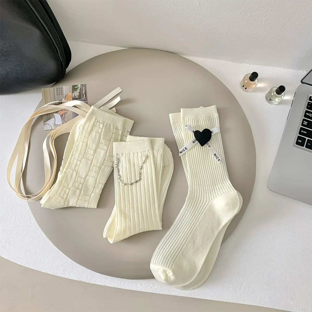 

Fashion Day Department Sweet College Style White Comfortable Tide Build Style Chain Love Binding Jk Medium Tube Socks Female