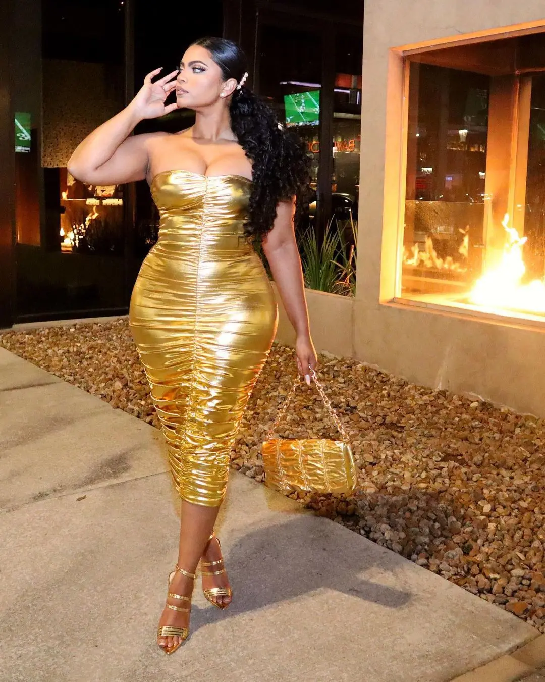 

Sexy Nightclub Party Ladies One-line Shoulder Color Gold Tight Wrap Dress Fashion Temperament Dress Dress Pencil Skirt