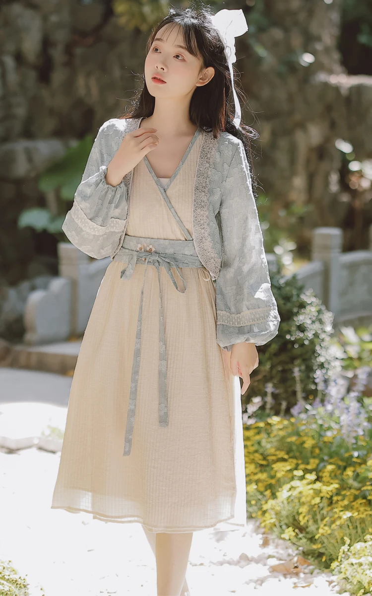 

2022 Real Shot Retro National Style Lantern Sleeve Literary Cut Flower Cardigan Gentle Short Coat and Sleeveless Dress 2pcs Set