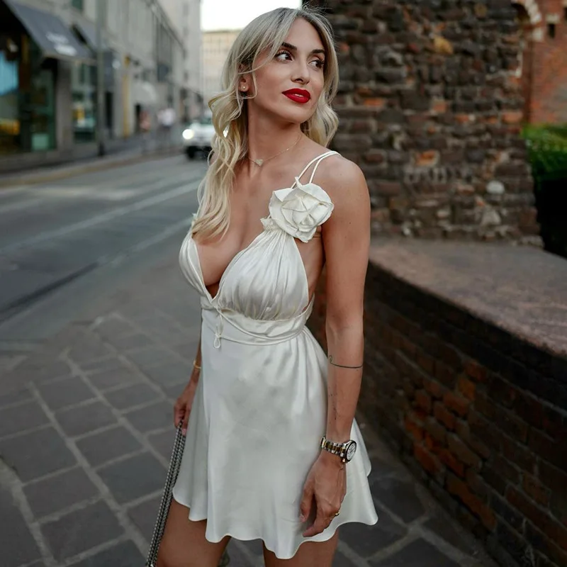 

New Silk-like Satin Deep V Exposed Back Sexy Dress