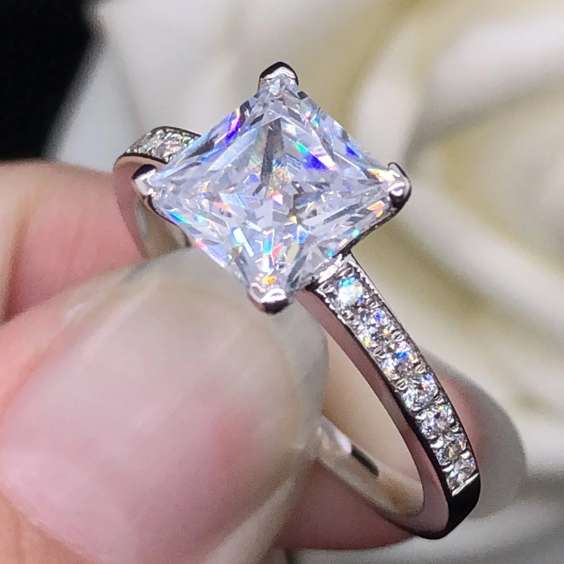 

Test Positive 2 Ct 7*7 mm Princess Cut D-Color VVS1 Moissanite Diamond Ring Platinum 950 Engagement Ring for Her 078