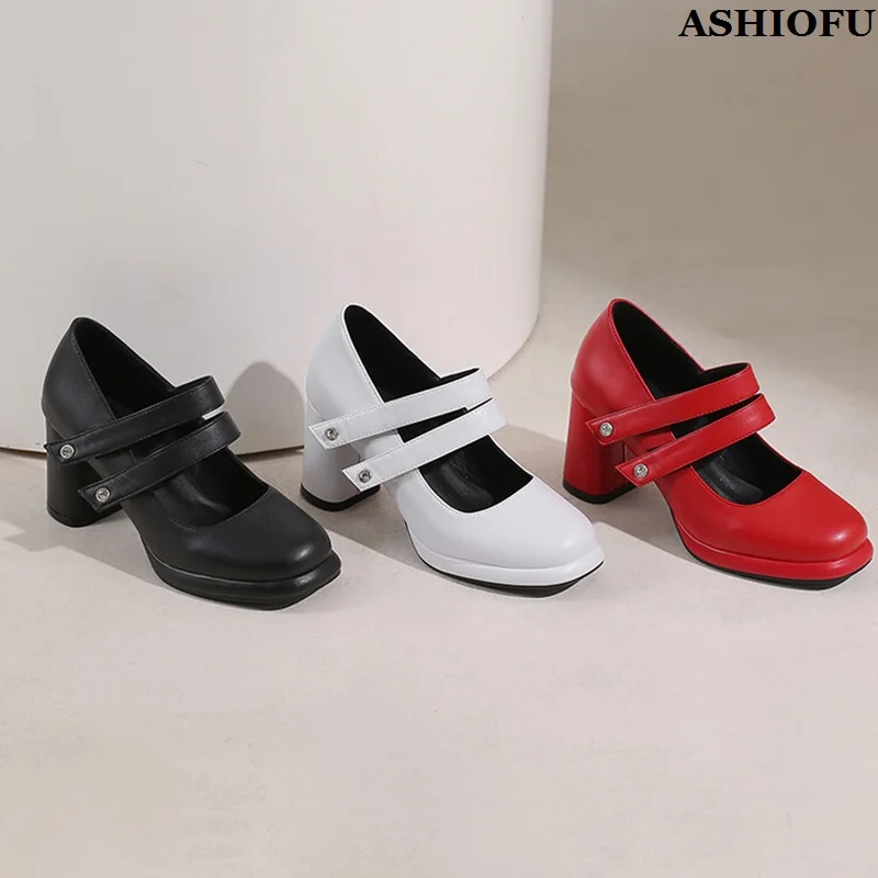 

Женские туфли-лодочки на массивном каблуке, три цвета