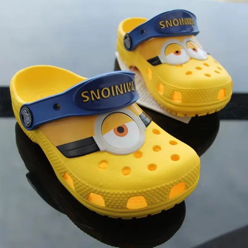 Сандалии Стюарт Дейв с аниме миньонами и дырками Нескользящие легкие тапочки для