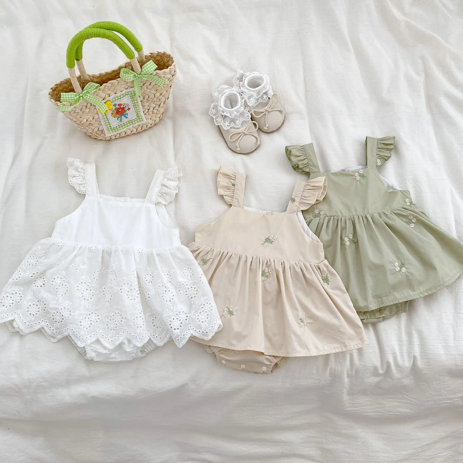 

2023 New Infant Embroidery Floral Sweet Fashion Suspenders Dress Bodysuit Newborn Girl Solid Hollow Out Casual Sleeveless Onesie