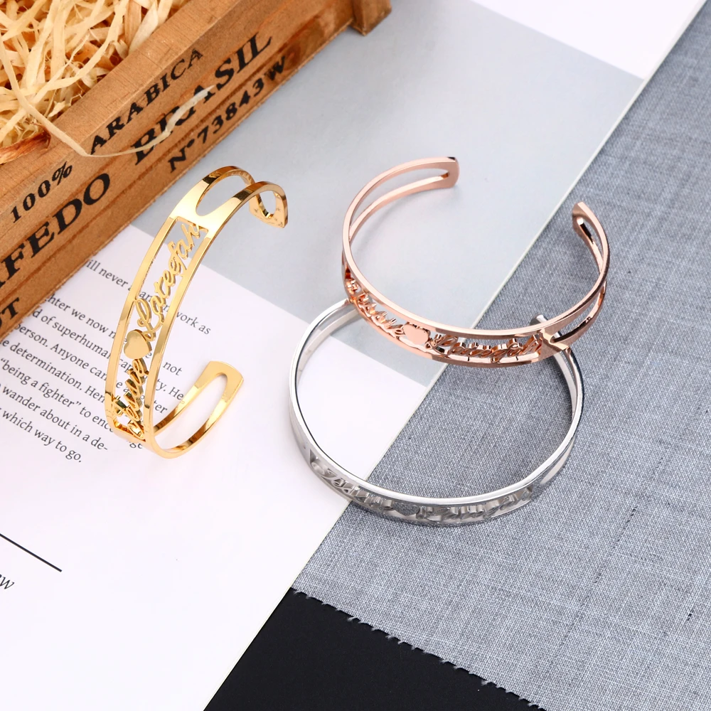 

2023 New Stainless Steel Hallow Name Cuff Open Bangle Gold Plated Engraving Name Heart Charm Couple Jewelry Gifts