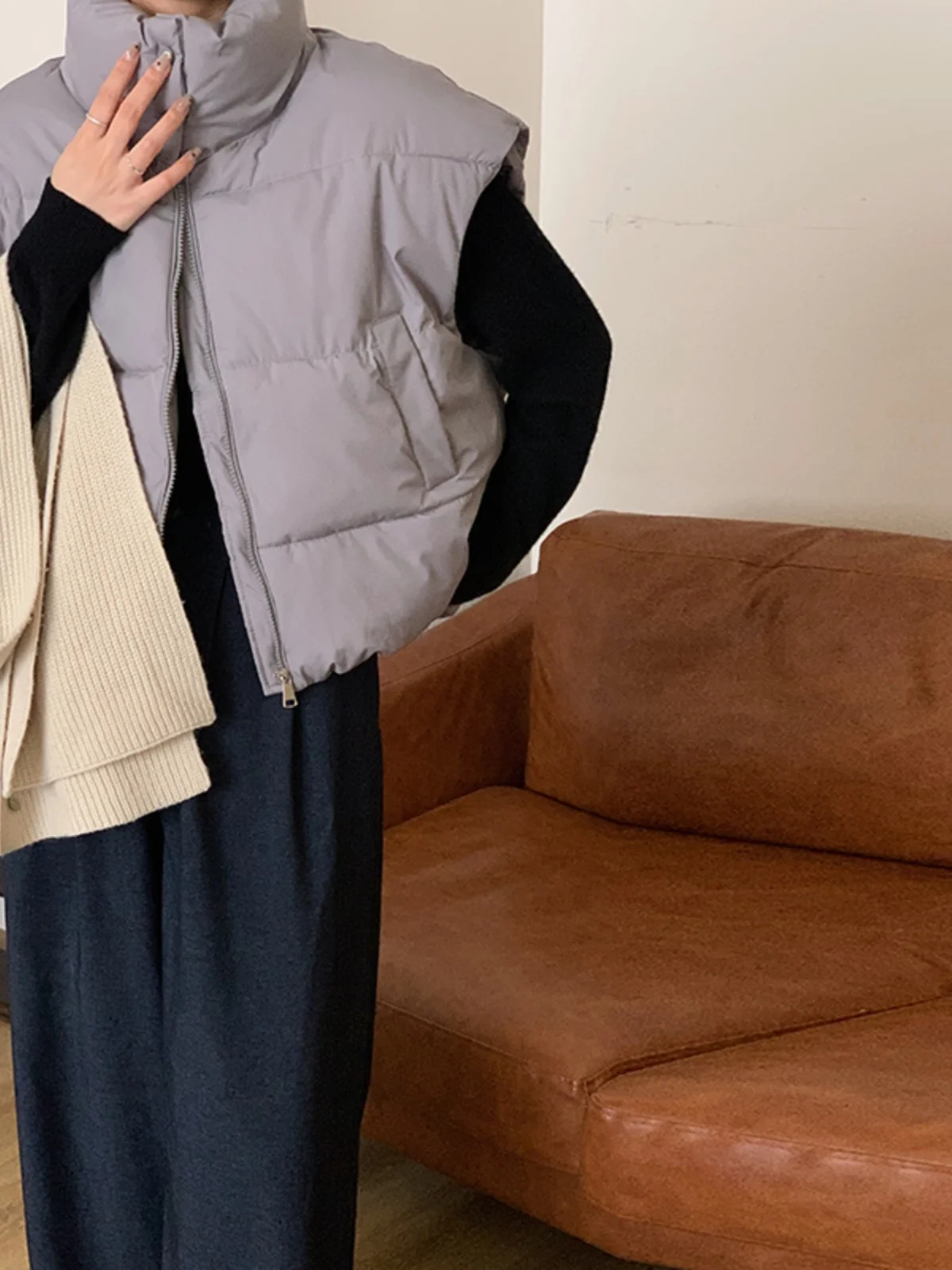 Зимний плотный пуховой жилет корейской серии с хлопковой подкладкой женский