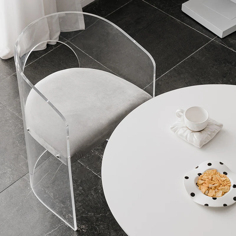 Стул акриловый прозрачный для макияжа