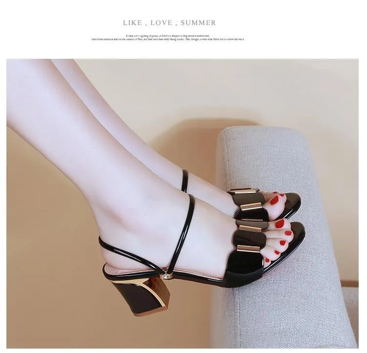 

2022 Summer Trendy Women's New Flat Slippers Sequins Solid Color Hong Kong Style Medium Heel Sandals with Exposed Toes