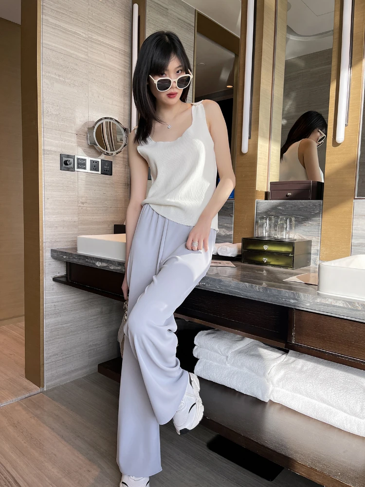 

2021 Spring and Summer Fresh Lace Trim Sweet Daisy Button Knitted Vest Women Lace Square Collar Top