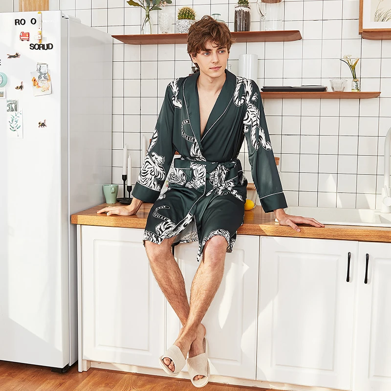 Mens Japanese Robe Kimono Dressing Gown Bathrobe Printed Satin Silk Comfortable Sleepwear Home Clothing for Autumn