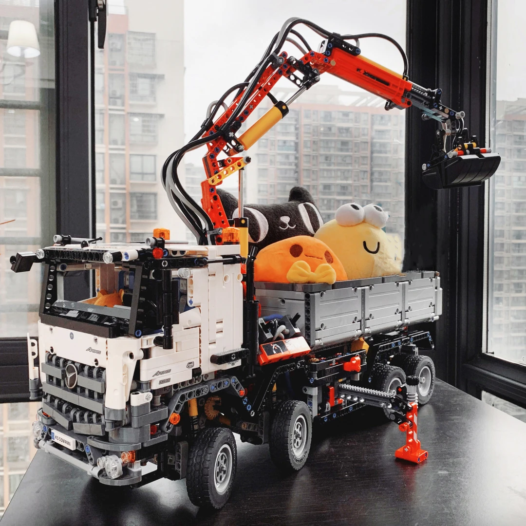 

Конструктор MercedesS Arocs 3245, совместим с технологией дистанционного управления, 42043, 20005