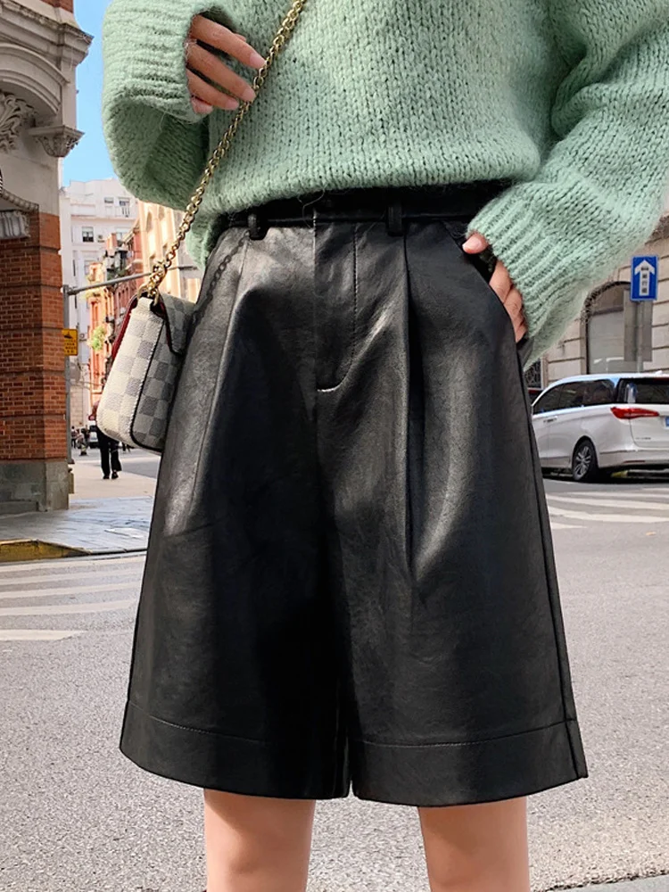 

Женские шорты из искусственной кожи, весенние широкие брюки с завышенной талией, винтажные модные кожаные шорты с пятью точками, 2023