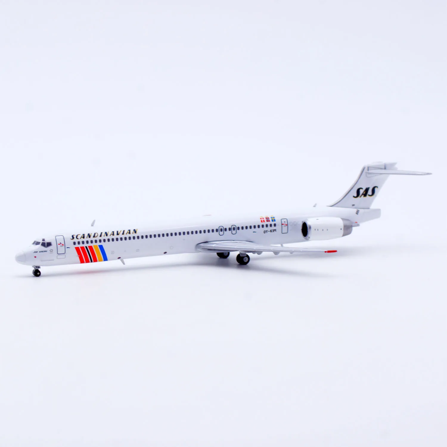 Фото Коллекционная модель самолета из сплава LH4395 JC Wings 1:400 SAS Scandinavian Airlines McDonnell Douglas MD-90, литая под давлением, OY-KIM №5
