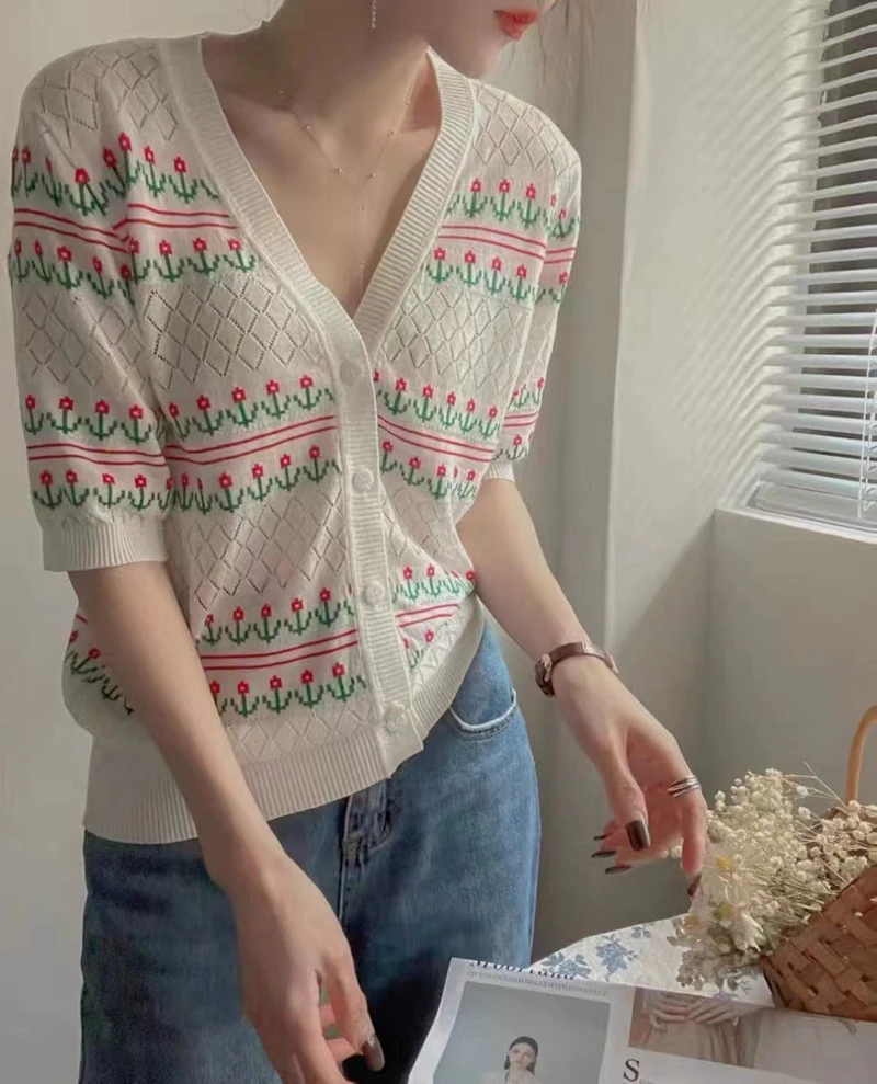 

2022 New Early Summer Women Knit Loose O-Neck T-Shirt Diamond Hollow Flower Jacquard Knitted Short-Sleeved Thin Floral Cardigan
