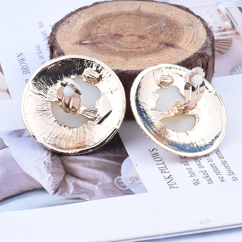 Новые золотые круглые наушники на манжетной застежке с жемчугом для женщин Уникальные непрокалываемые клипсы для ушей Модные простые корейские украшения для вечеринок+подарок.