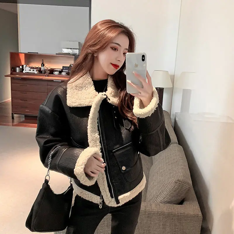 Autumn Winter Coats Fashion Thick Warm Shearling Moto Biker Leather Jacket Women Flap Pocket Female Clothing Outerwear Tops