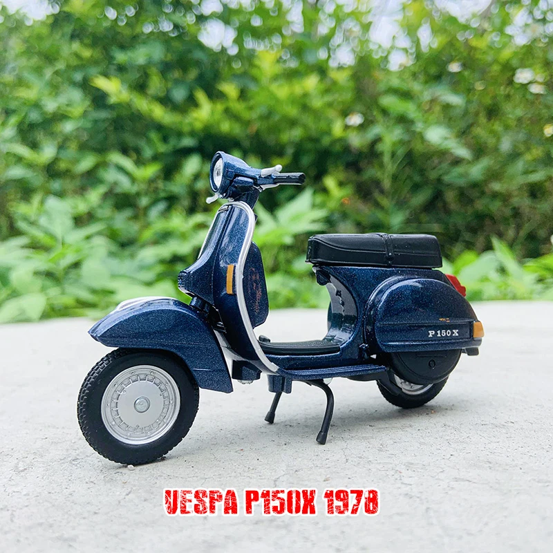 Классическая модель мотоцикла Maisto 1:18 Piaggio Vespa P150X 1978 литье под давлением римские