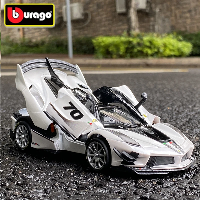 

Модель автомобиля Bburago Ferrari FXX K EVO, литая металлическая игрушка, модель спортивного автомобиля, высокая имитация звука светильник, подарок для детей, 1:32