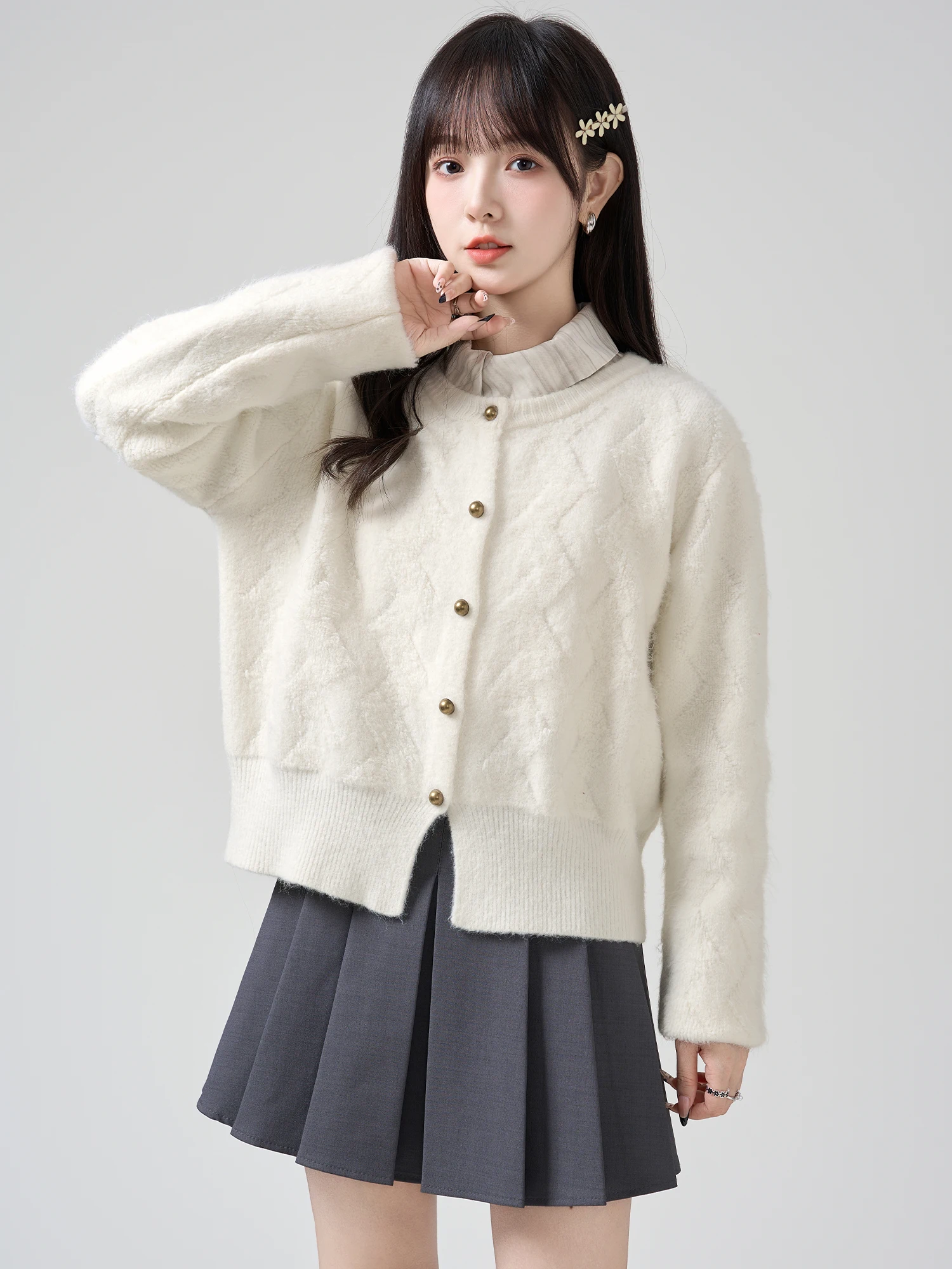 Qikaqi 2024 осенне-зимний новый французский короткий вязаный кардиган с круглым