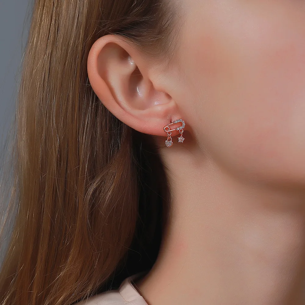

2022 New Sweet Copper Inlaid Zircon Pin Stud Earrings for Women Small Love Pentagram Pendant Earrings Niche Design Earrings