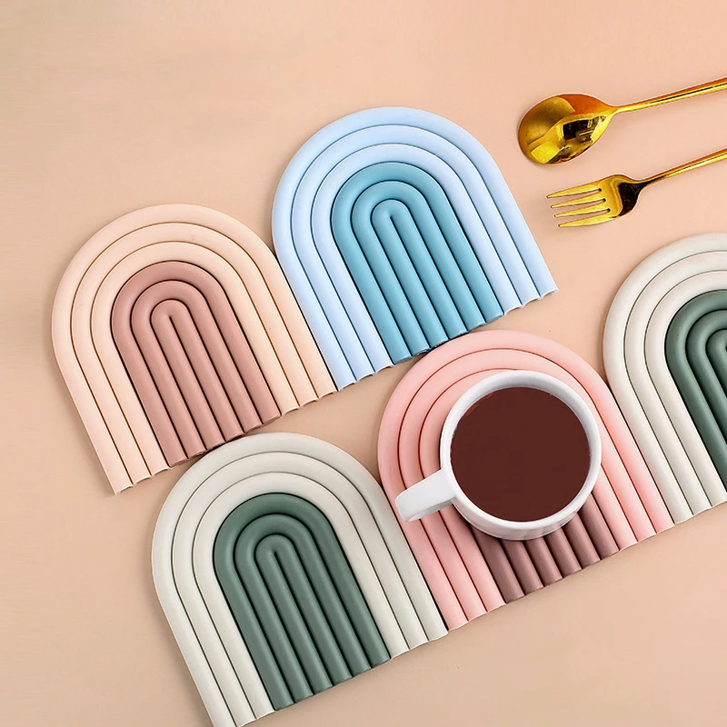 

2Pcs Non Slip Rainbow Shape Silicone Coasters Removable Placemat Table Mat Cup Pad Home Decoration Kitchen Accessories