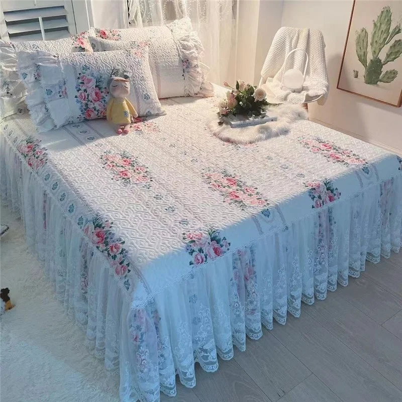 

3/5Pcs Farmhouse Floral Wrap Around Ruffle Lace Bed Skirt with Elastic Pillow shams 160X200cm 100%Cotton Quilted Bedspread Queen