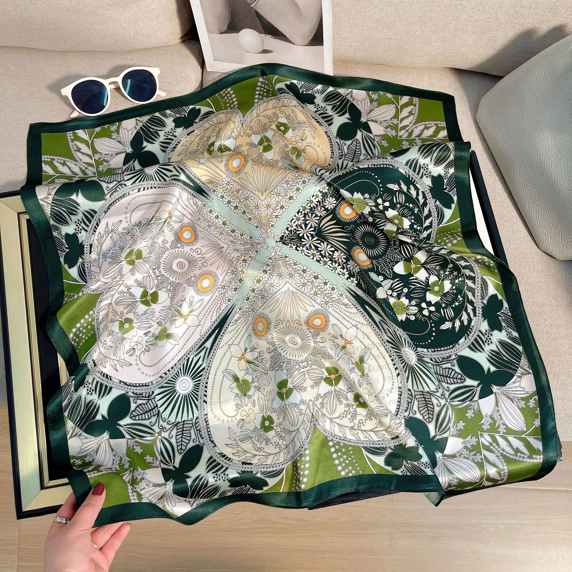 

100% Mulberry Silk Scarf Women Shawls Floral Print Stoles Square Bandana Luxury Brand Kerchief Scarves Female Foulard 70*70cm
