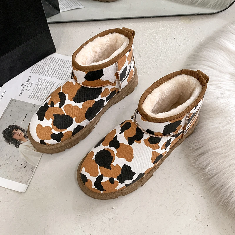 

2022 Winter New Cow Pattern Plus Velvet Short Boots Women's Warm Casual Round Head Lazy Slip-on Comfortable Snow Boots Women