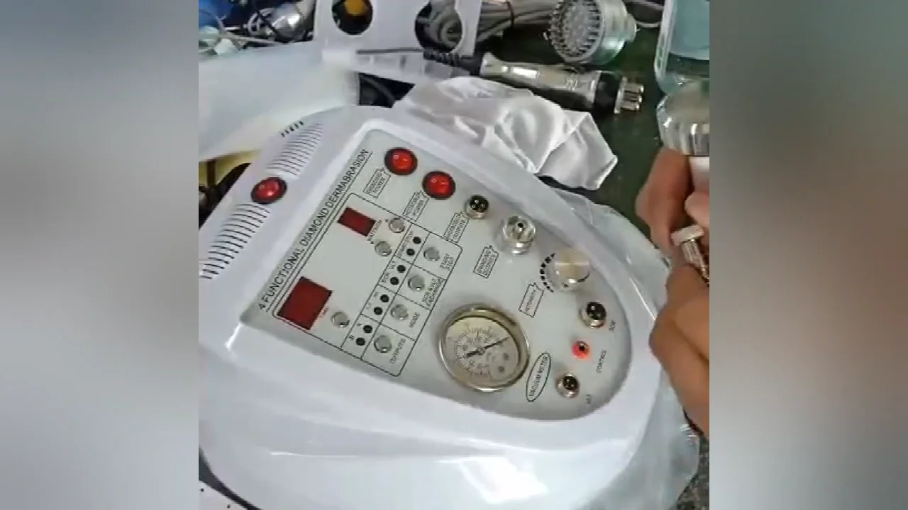 

hot sale 5 in 1vacuum peeling blackhead removal ultrasonic hot & cold hammer oxygen spray diamond microdermabrasion machine