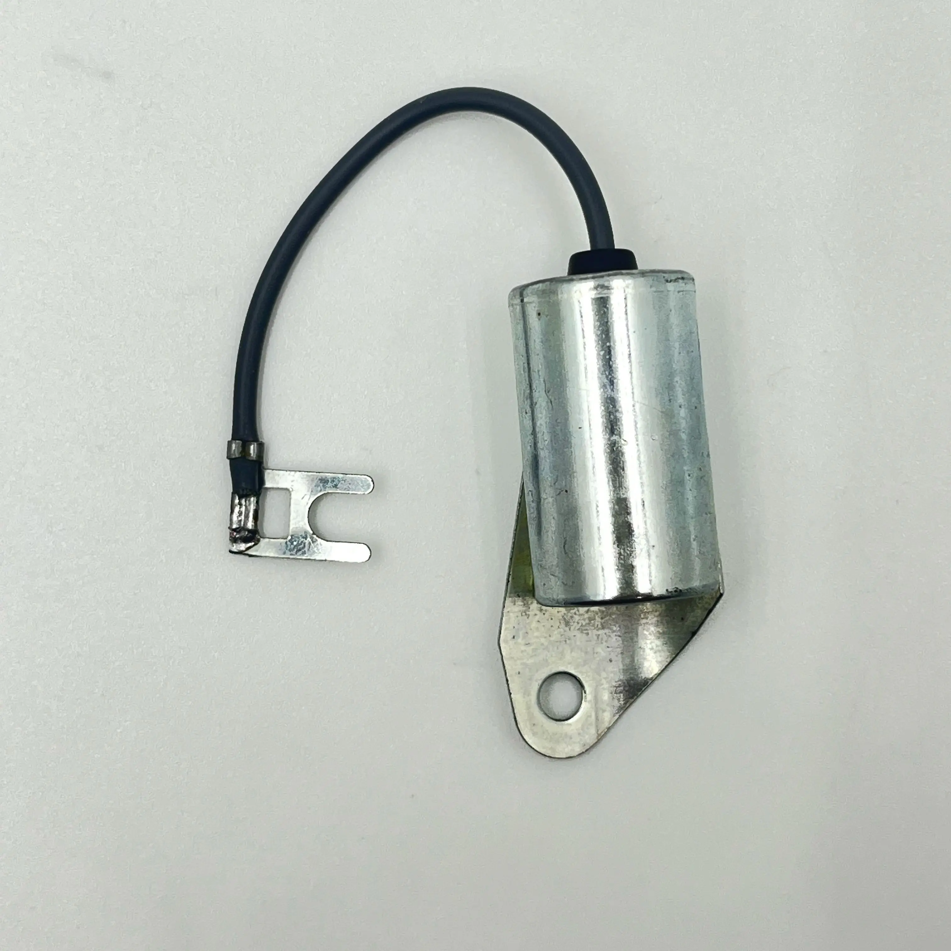 Фото Конденсатор зажигания для двигателя Ford V8 E100 E200 E300 F100 F200 F300 OE B7A-12300A (B7A12300A) №3