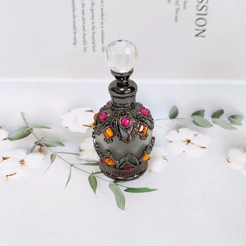 

15ml Vintage Metal Perfume Fragrance Bottle Essence Glass Single Bottle Empty Refillable Sub-Bottling Bottles Container Decor