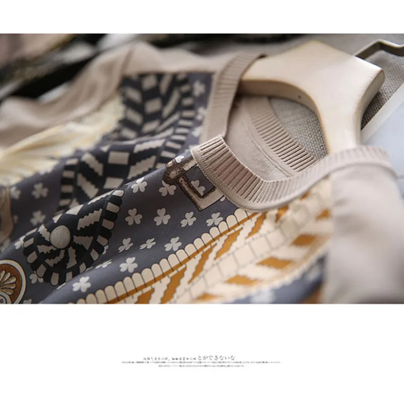 French sle Ice Silk Knit T-shirt Women Summer Loose Temperament Retro Thin Age-Reducing Western Sle Print Top Ins Fashion