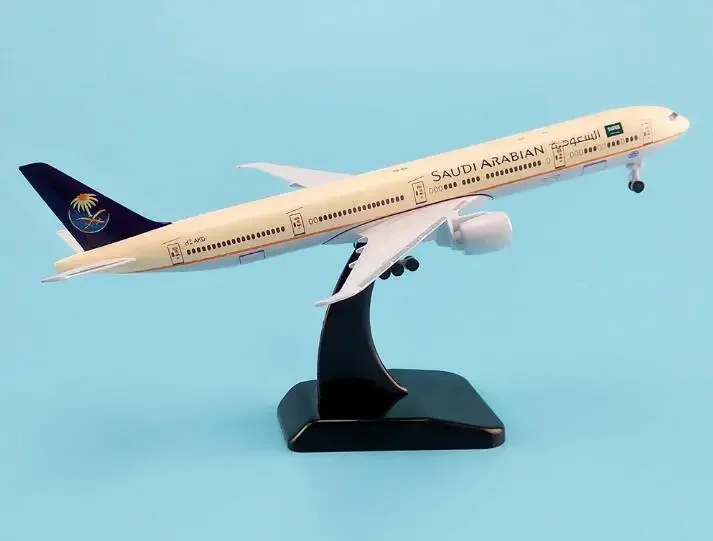 Модель самолета 19 см Air SAUDI ARABIAN Airlines B777 300ER Boeing 777 Airways с подставкой и колесами Шасси