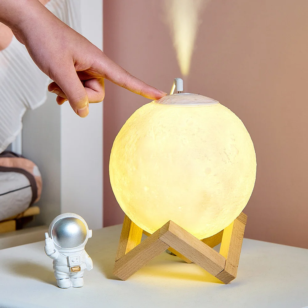 

Figurine Astronaut Humidifier Portable Aroma Diffuser Cool Mist Maker Air Humidifier Purifier with Light Modern Home Decoration